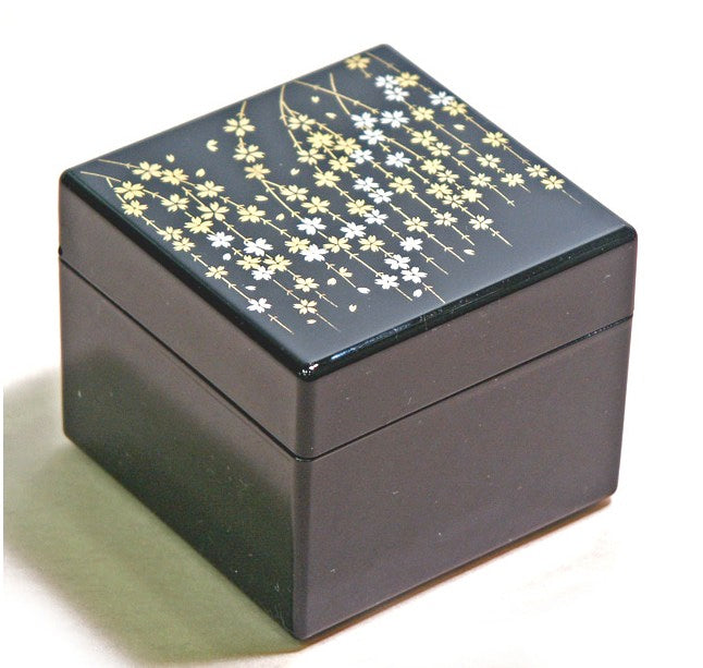 Shidareszakura lakkozott lkszerdobot